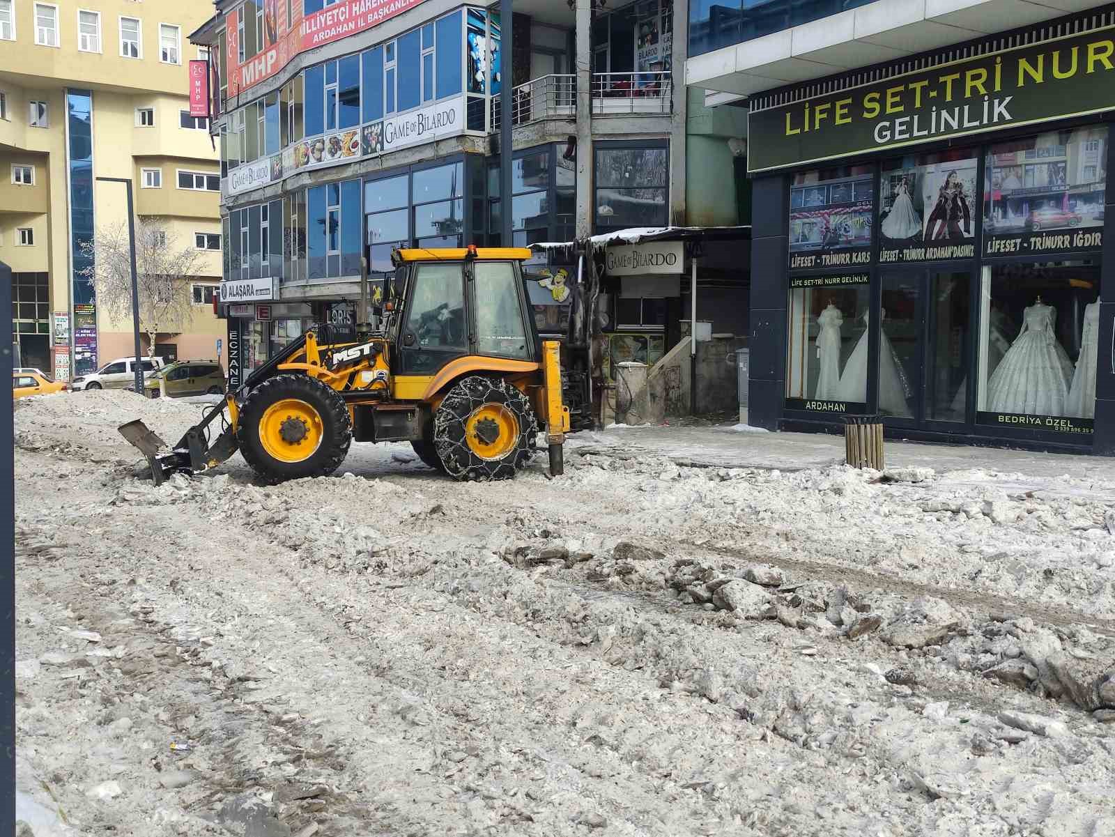 Belediyeden karla mücadele
