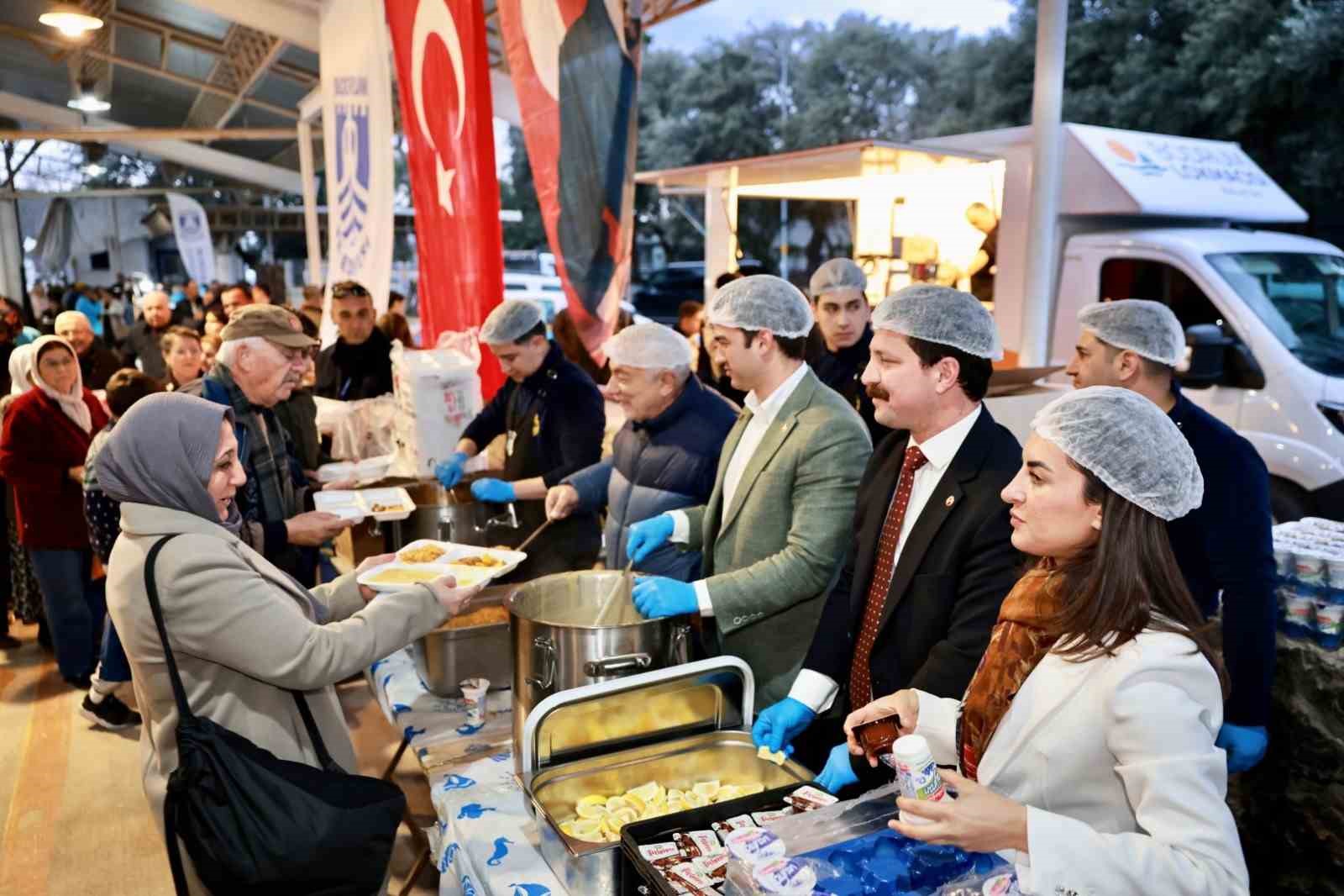 Belediyenin geleneksel iftar programları sürüyor
