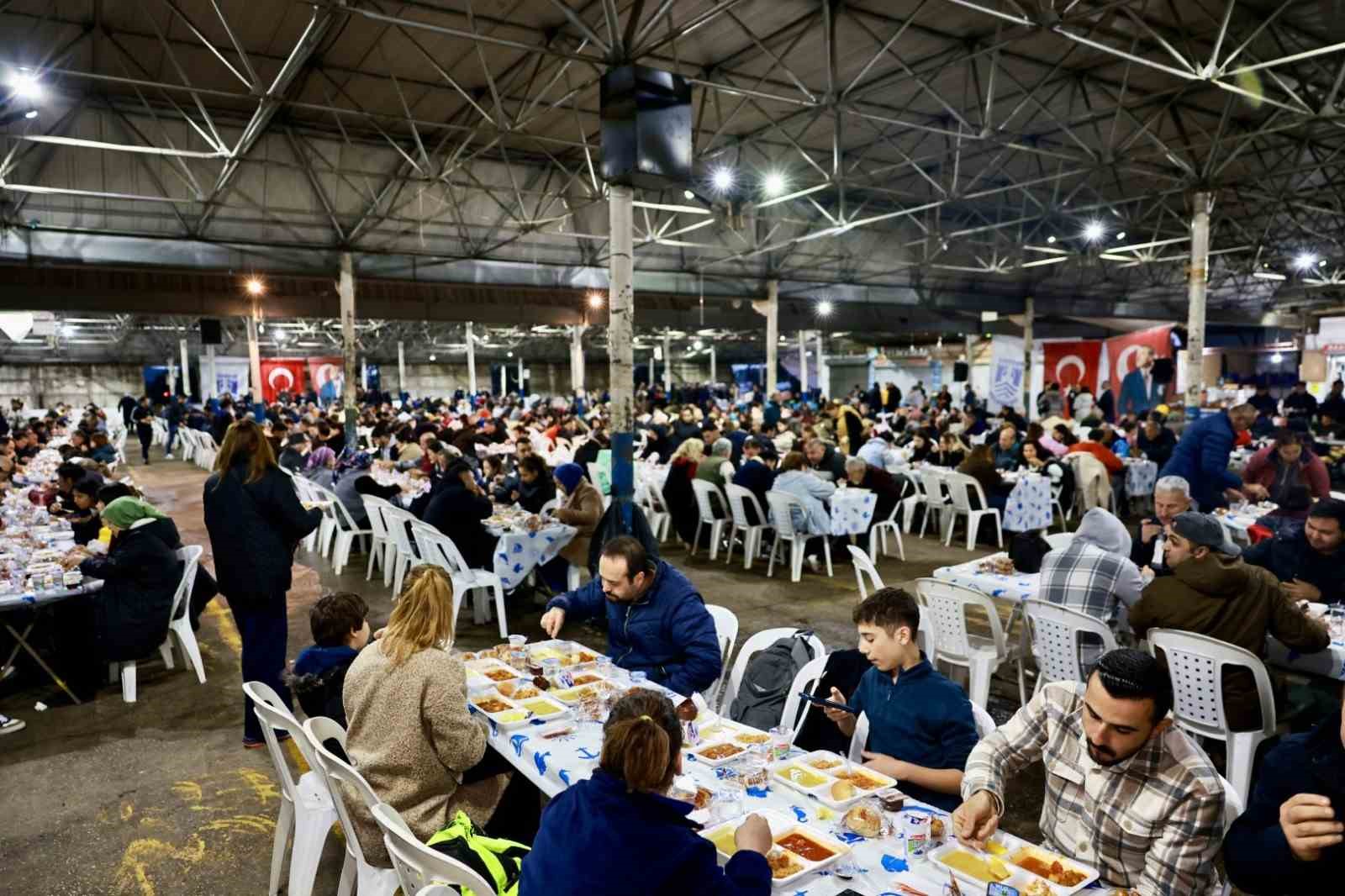 Belediyenin geleneksel iftar programları sürüyor
