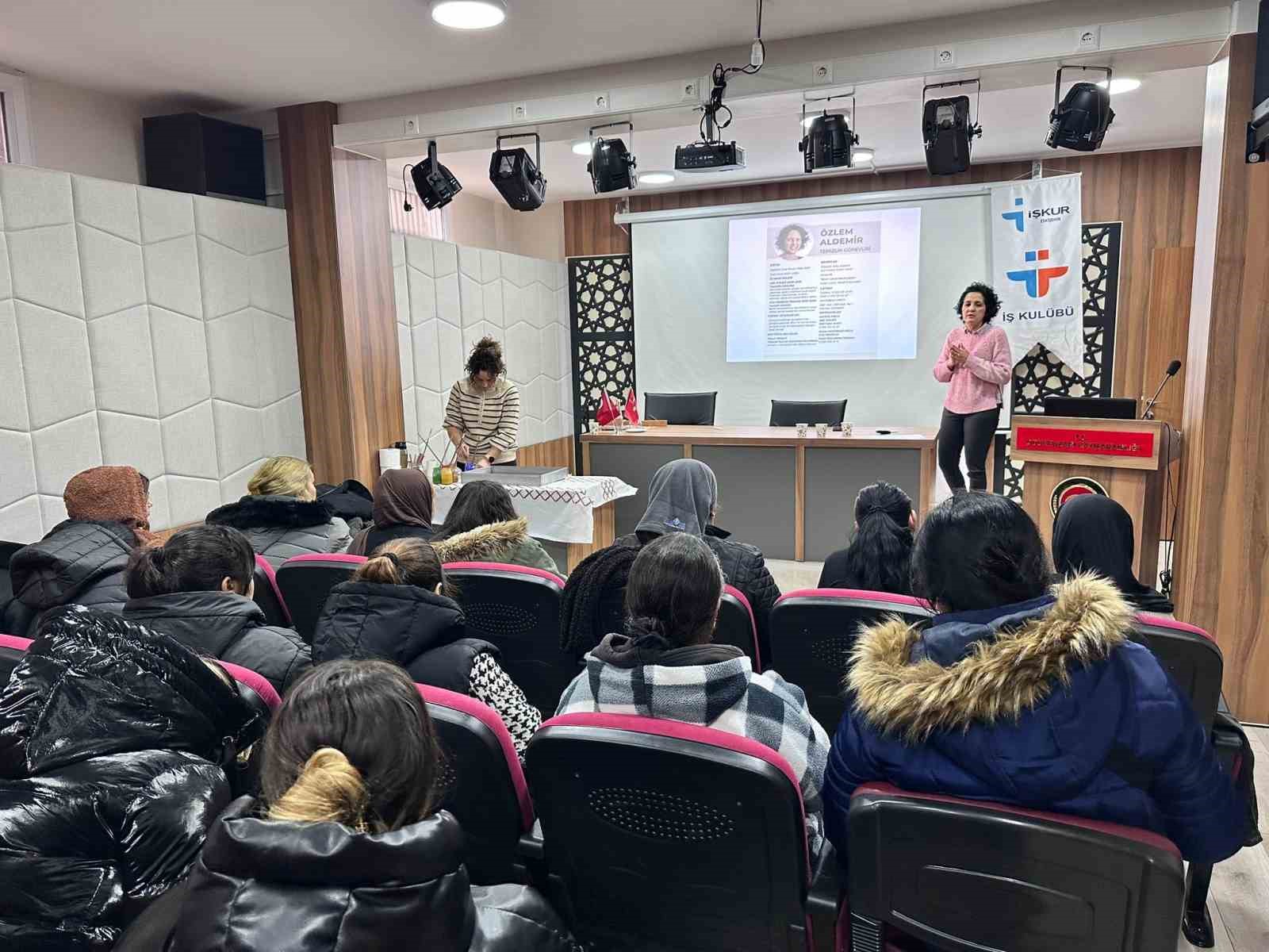 ’Ben de Yazdım Kendi Romanımı’ projesi katılımcılarına eğitim verildi
