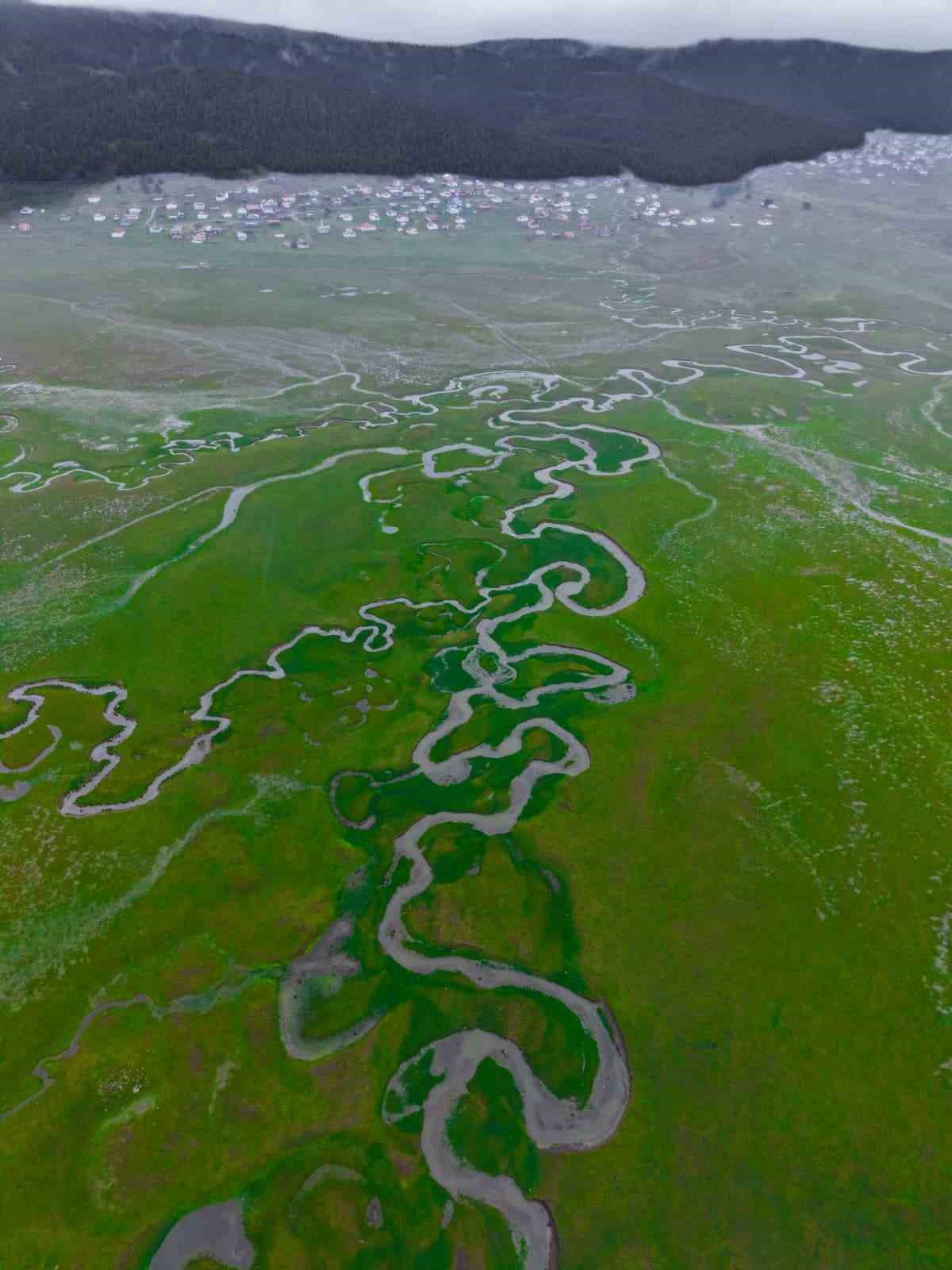 Benli yaylasındaki menderesler havadan görüntülendi
