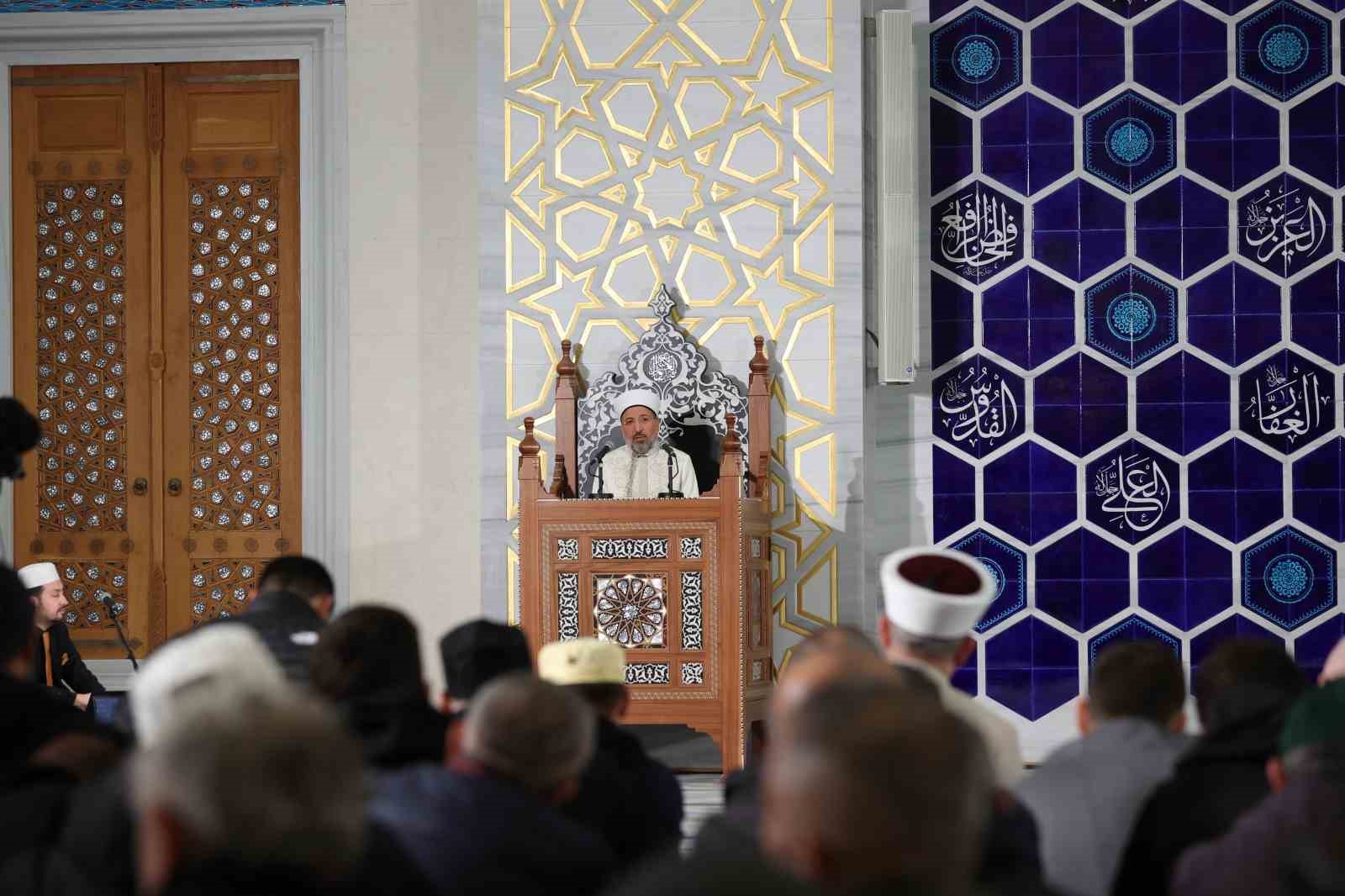 Berat Gecesi tüm yurtta dualarla idrak edildi
