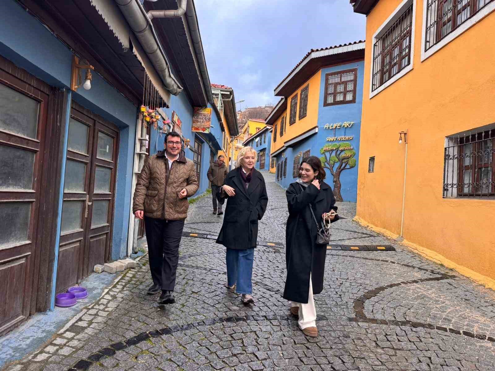 Berna Laçin Buldan’a hayran kaldı
