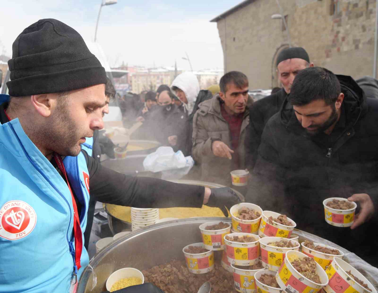 Beş asırlık 1001 Hatim geleneğinin duası gerçekleştirildi
