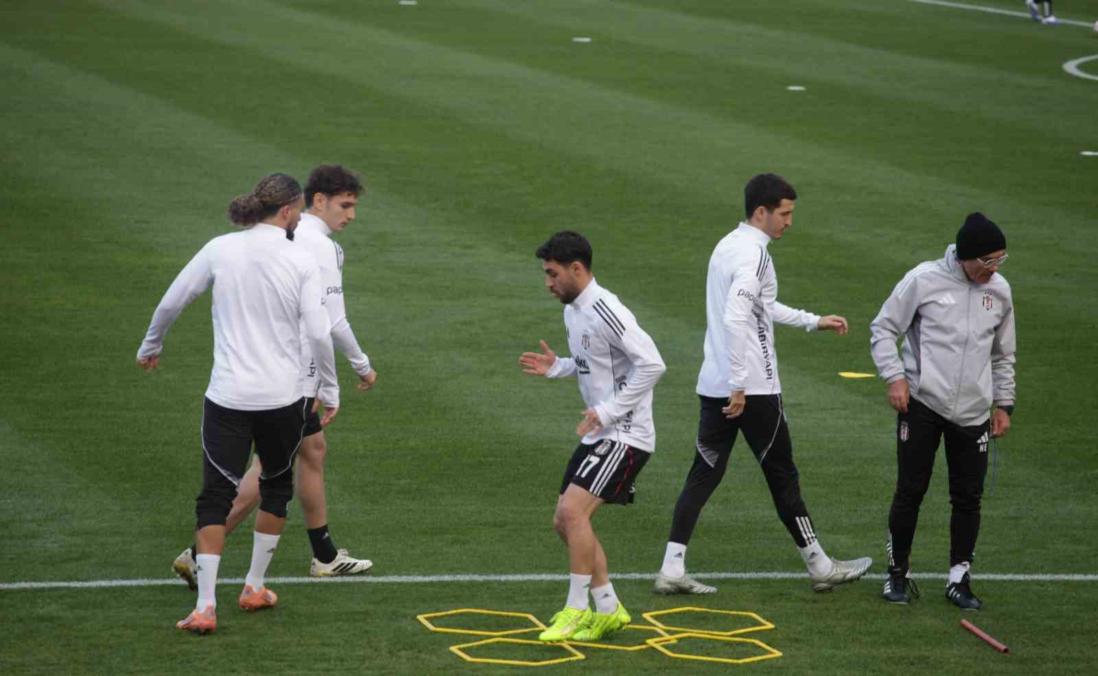 Beşiktaş, Antalya’daki kampında hazırlıklarını sürdürüyor
