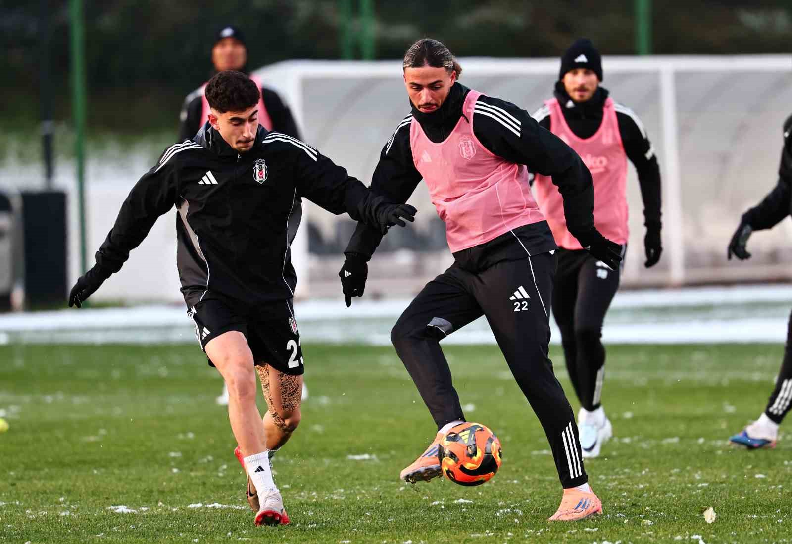 Beşiktaş, devre arası çalışmalarına başladı
