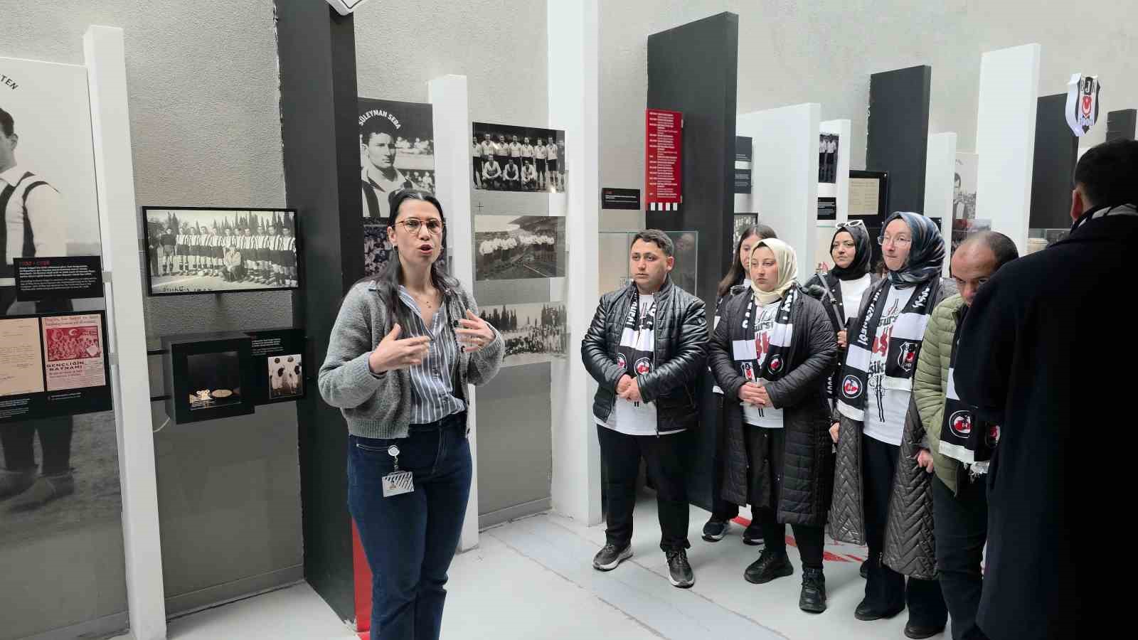 Beşiktaş, kafe çalışanı özel bireyleri ağırladı
