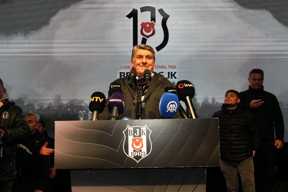 Beşiktaş Kulübü’nün 123. kuruluş yıl dönümü kutlandı
Beşiktaş Kulübü’nün 123. kuruluş yıl dönümü kutlandı
