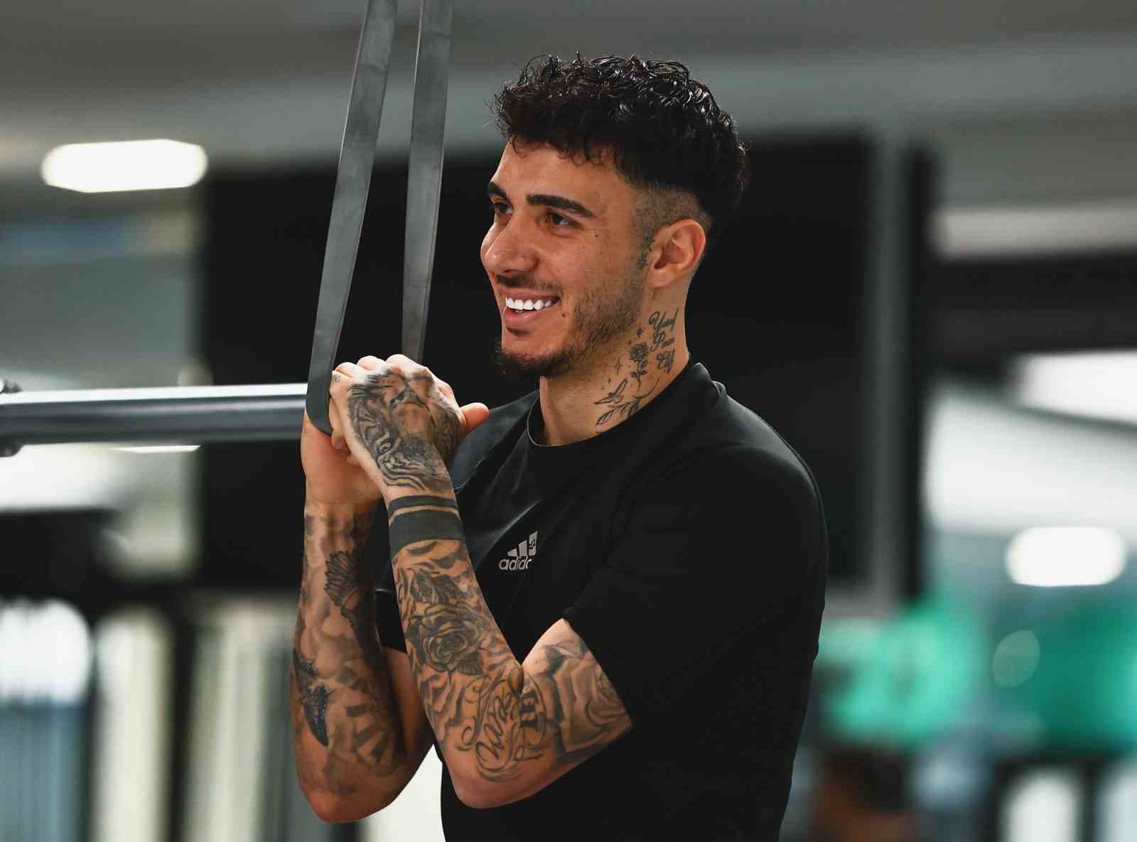 Beşiktaş salonda çalıştı
