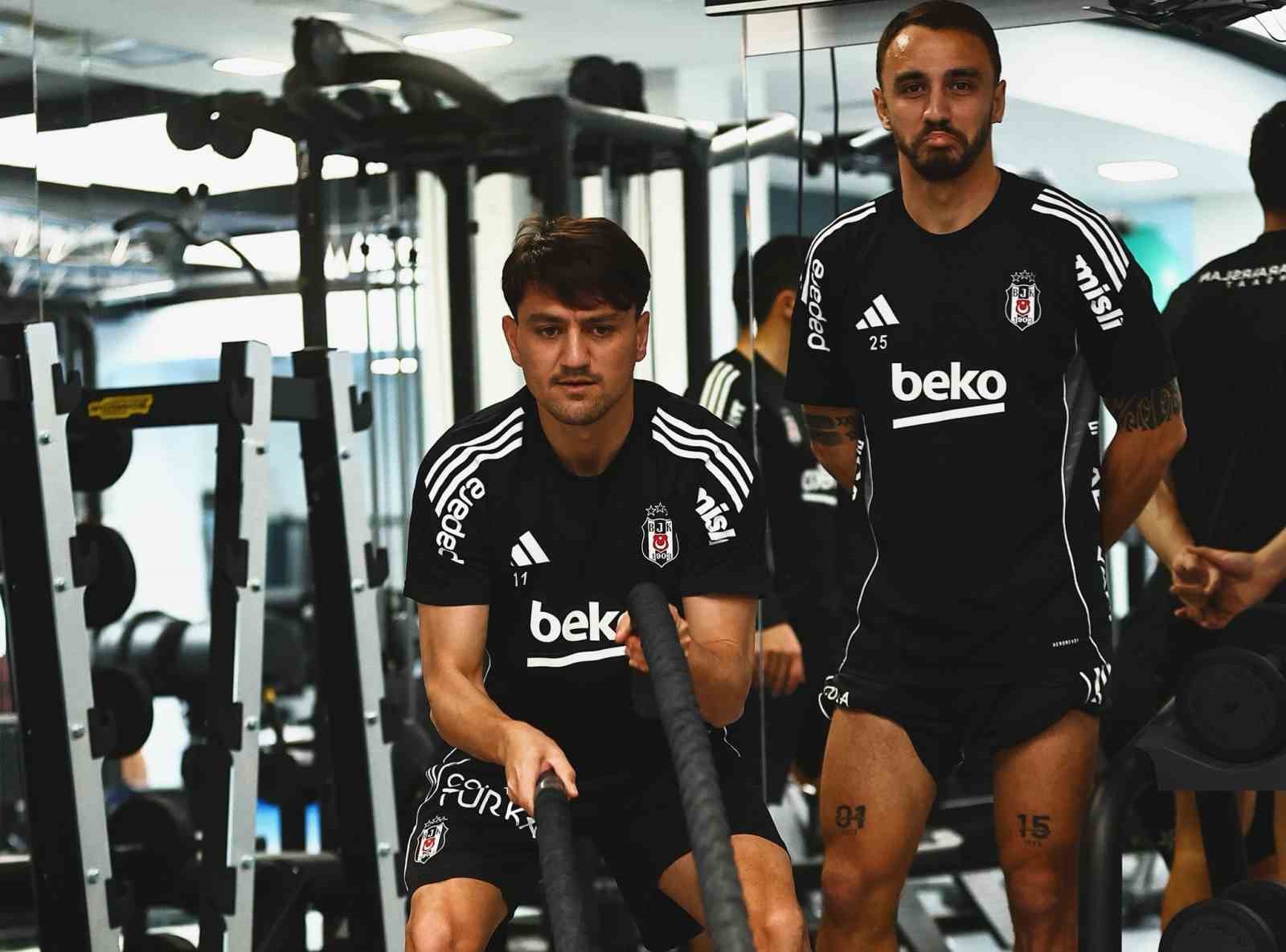 Beşiktaş salonda çalıştı
