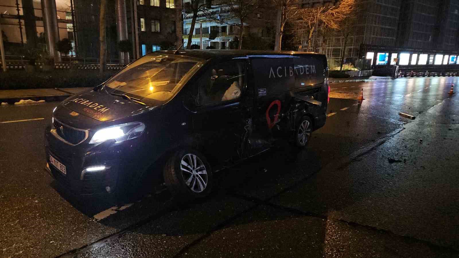 Beşiktaş’ta alkollü sürücü ortalığı birbirine kattı: 2 yaralı
