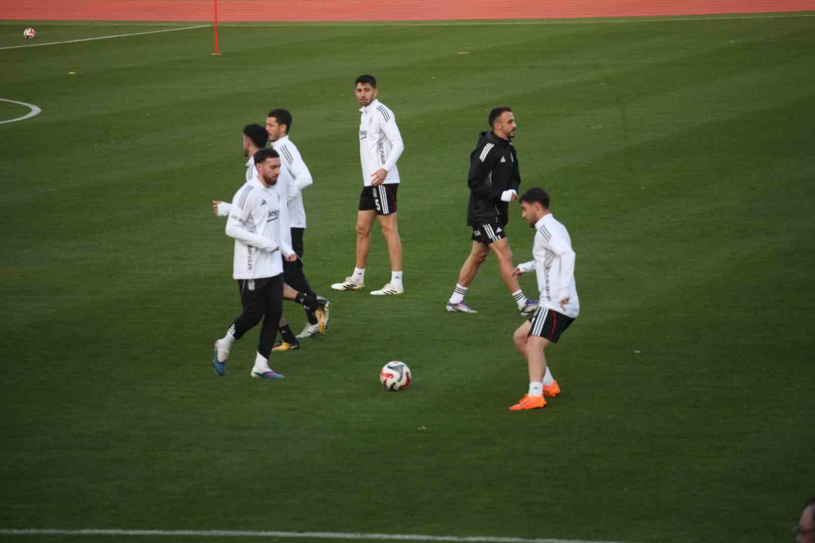 Beşiktaş’ta devre arası çalışmalarını Antalya’da sürdürdü
