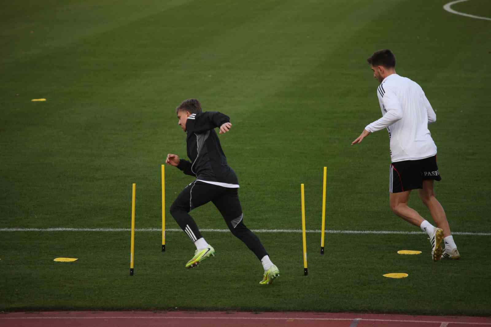 Beşiktaş’ta devre arası çalışmalarını Antalya’da sürdürdü

