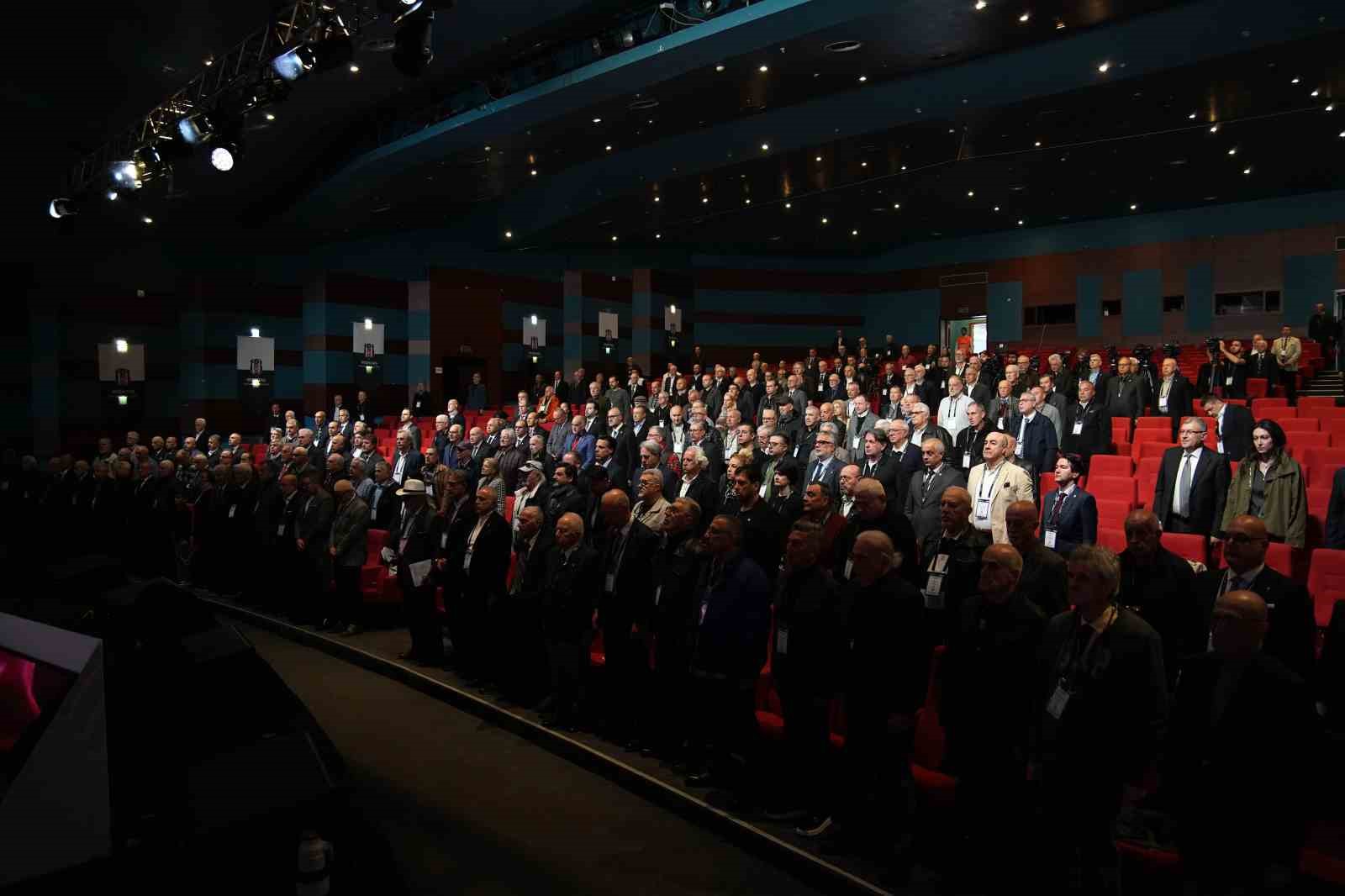 Beşiktaş’ta divan kurulu toplantısı başladı
