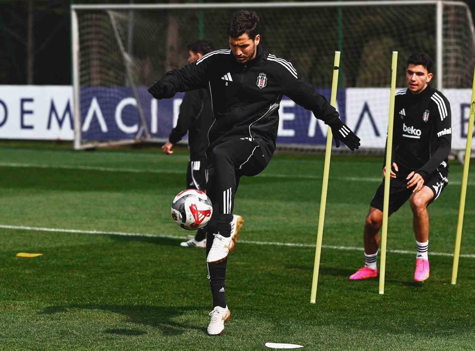 Beşiktaş’ta Kasımpaşa maçı hazırlıkları başladı
