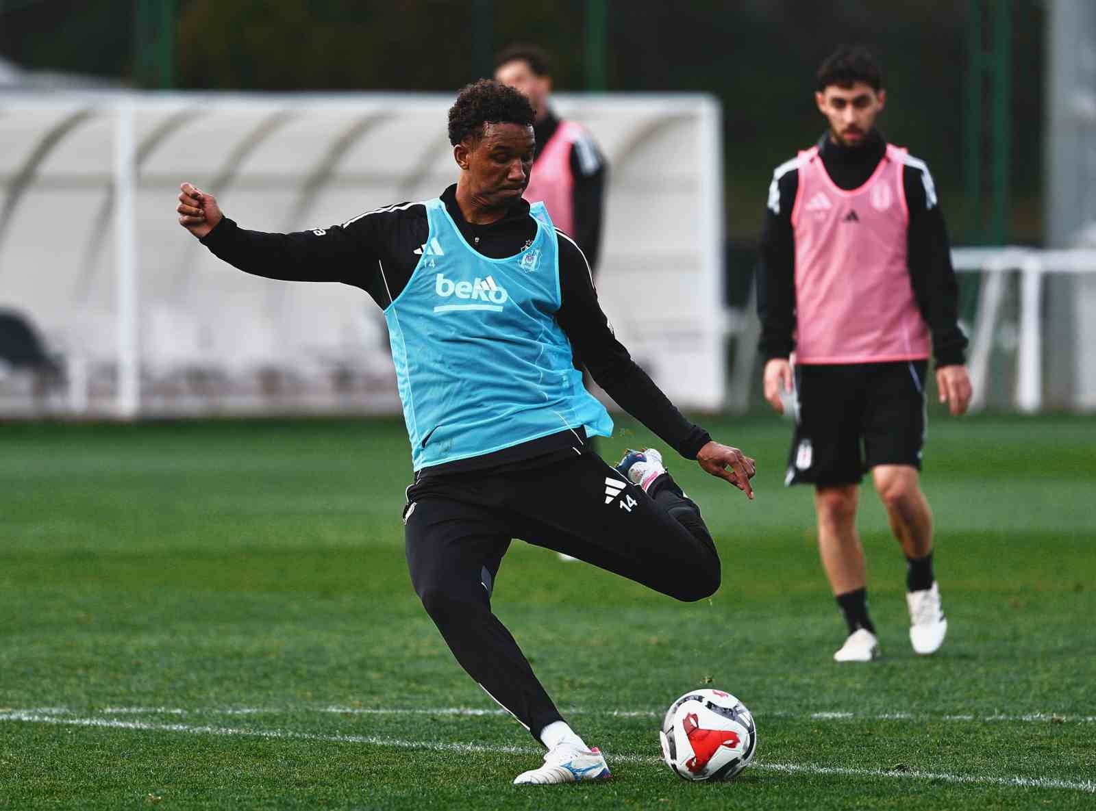 Beşiktaş’ta Kasımpaşa maçı hazırlıkları başladı
