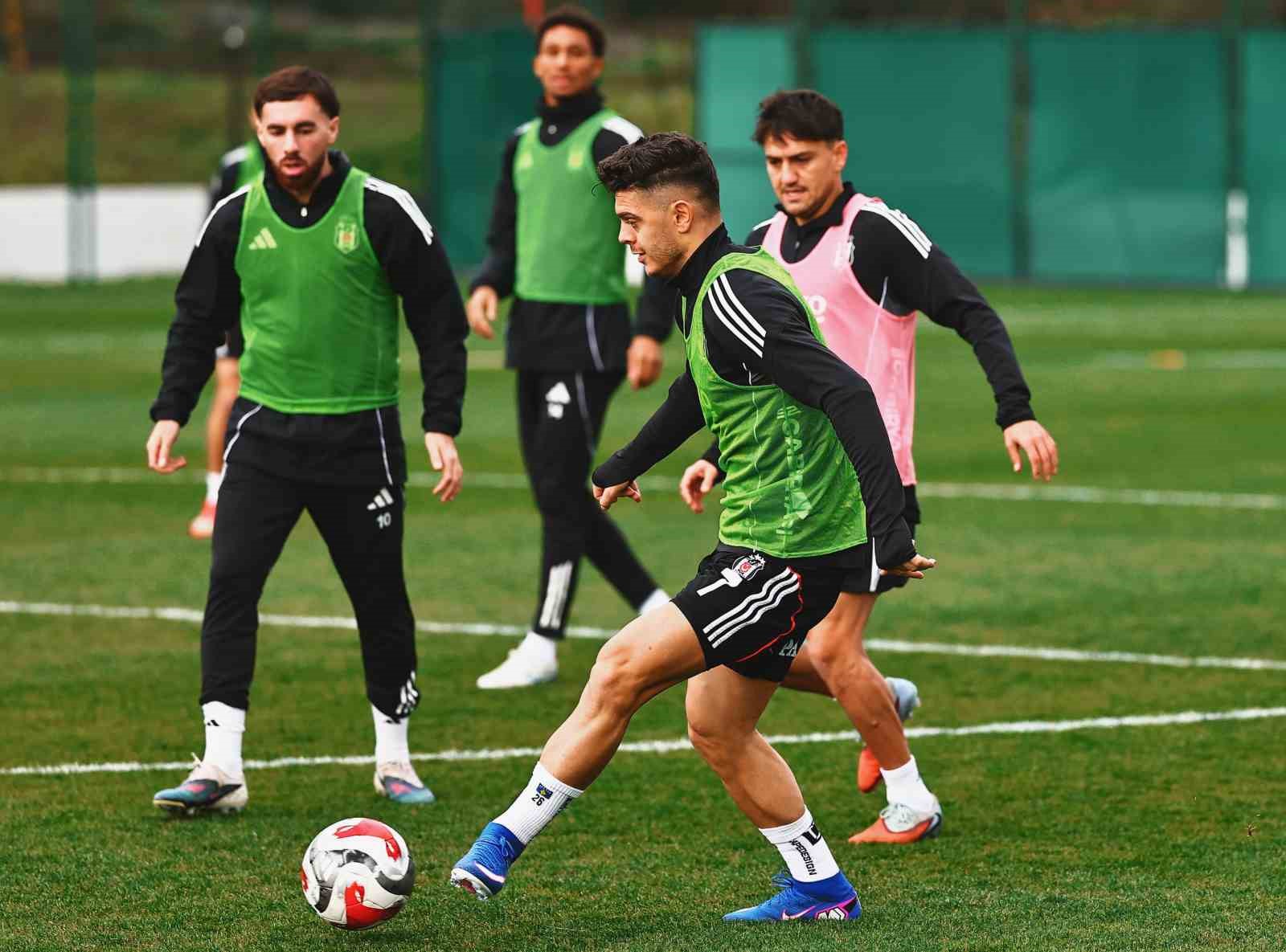 Beşiktaş’ta Konyaspor maçı hazırlıkları devam etti
