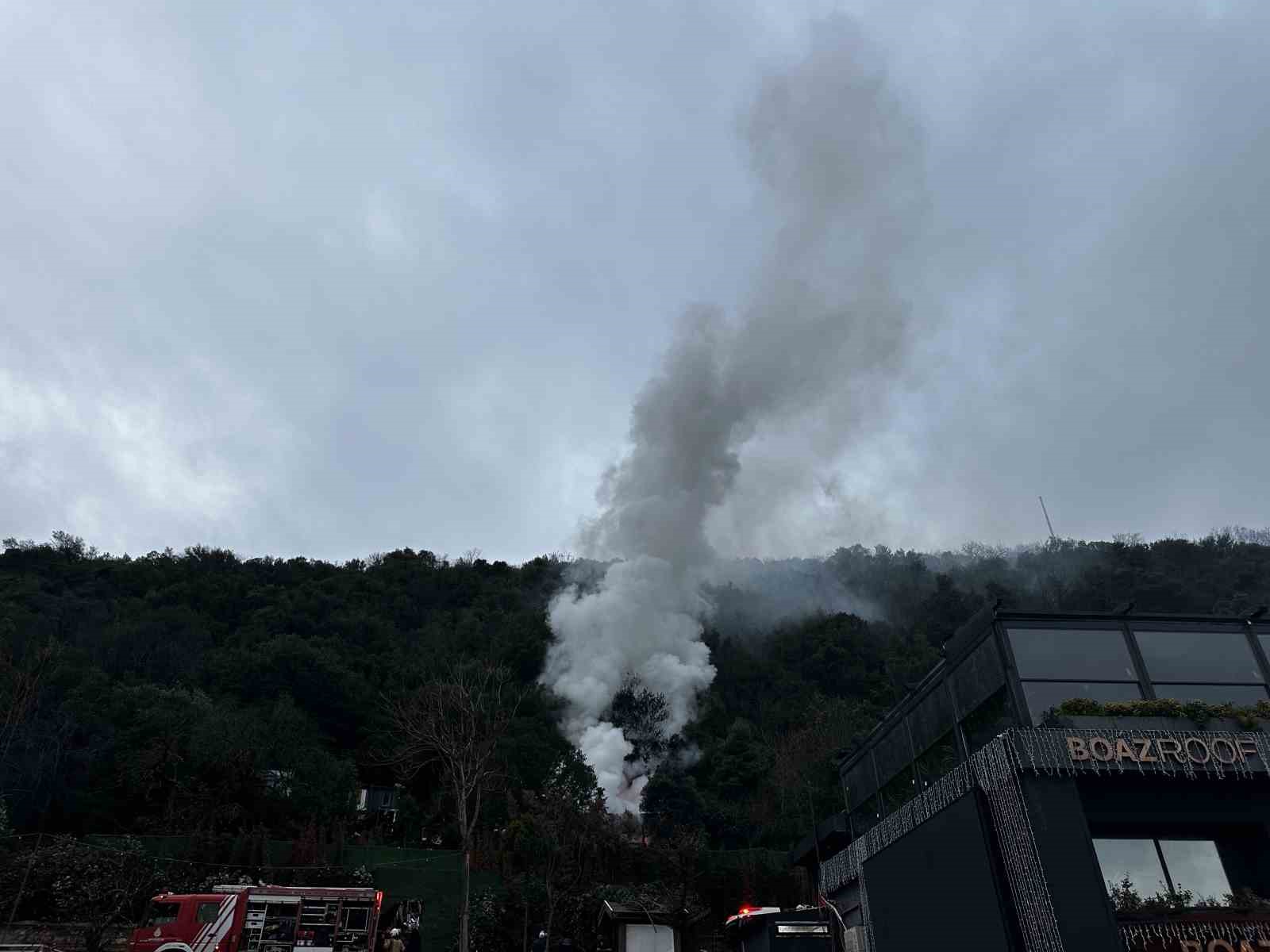 Beşiktaş’ta korkutan yangın: Müştemilat alev alev yandı
