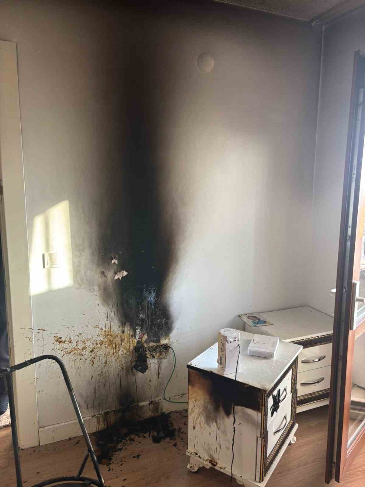 Besni’de çıkan ev yangını korkuttu
