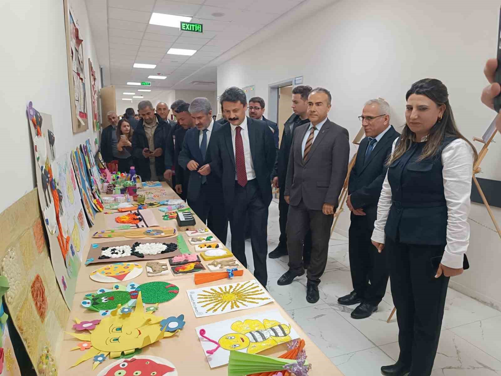 Besni’de ’Otizm Farkındalık Günü’ etkinliği
