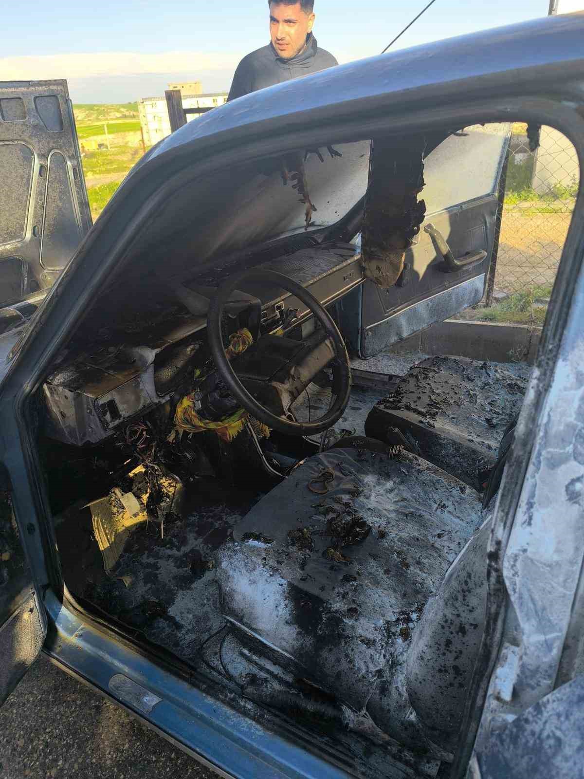 Besni’de otomobil alev aldı
