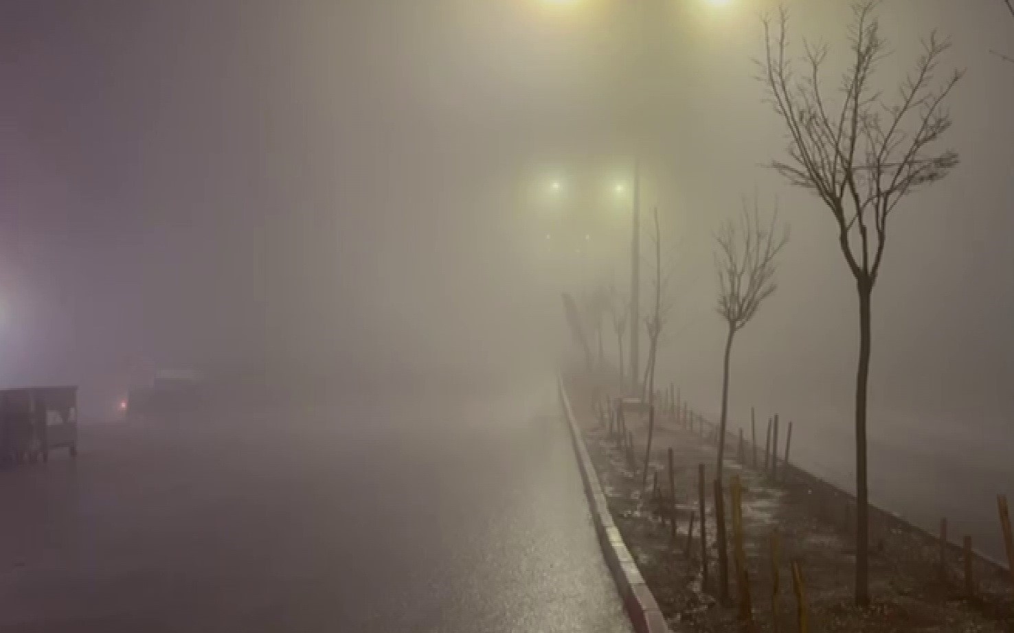 Besni’de sağanak yağış ve yoğun sis etkili oldu
