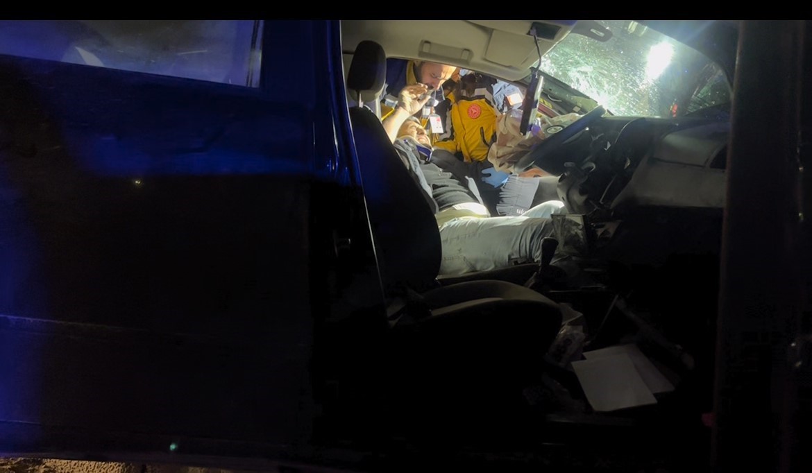 Beton kolona çarpan otomobildeki ağır yaralı şahıs hastanede hayatını kaybetti
