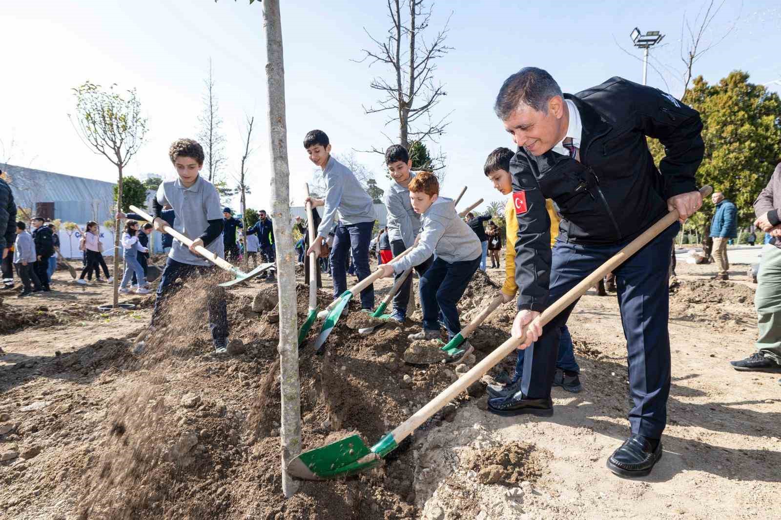 Beton söküldü, umut filizlendi
