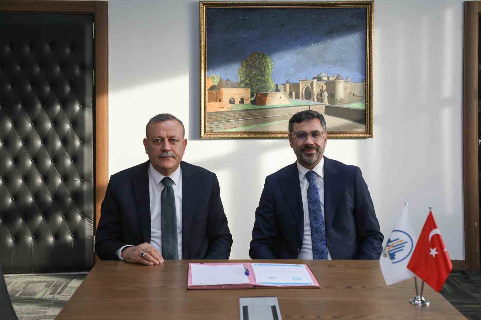 BEÜ ile Bitlis Belediyesi arasında dijital eğitimde iş birliği protokolü imzalandı
