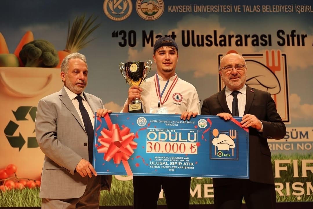 BEUN Aşçılık Programı Öğrencisi Çakmak’tan Türkiye Şampiyonluğu
