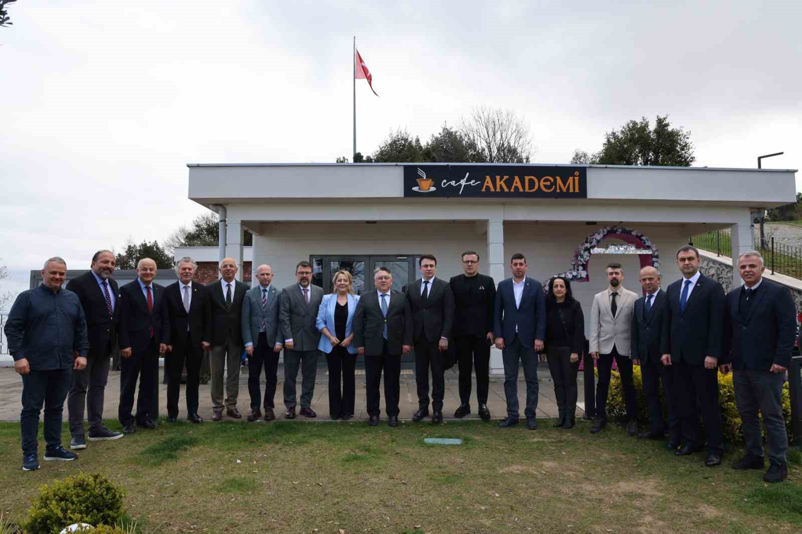 BEUN Ev Sahipliğinde Sınai Mülkiyet Çalıştayı Öncesi İstişare Toplantısı Gerçekleştirildi
BEUN Ev Sahipliğinde Sınai Mülkiyet Çalıştayı Öncesi İstişare Toplantısı Gerçekleştirildi