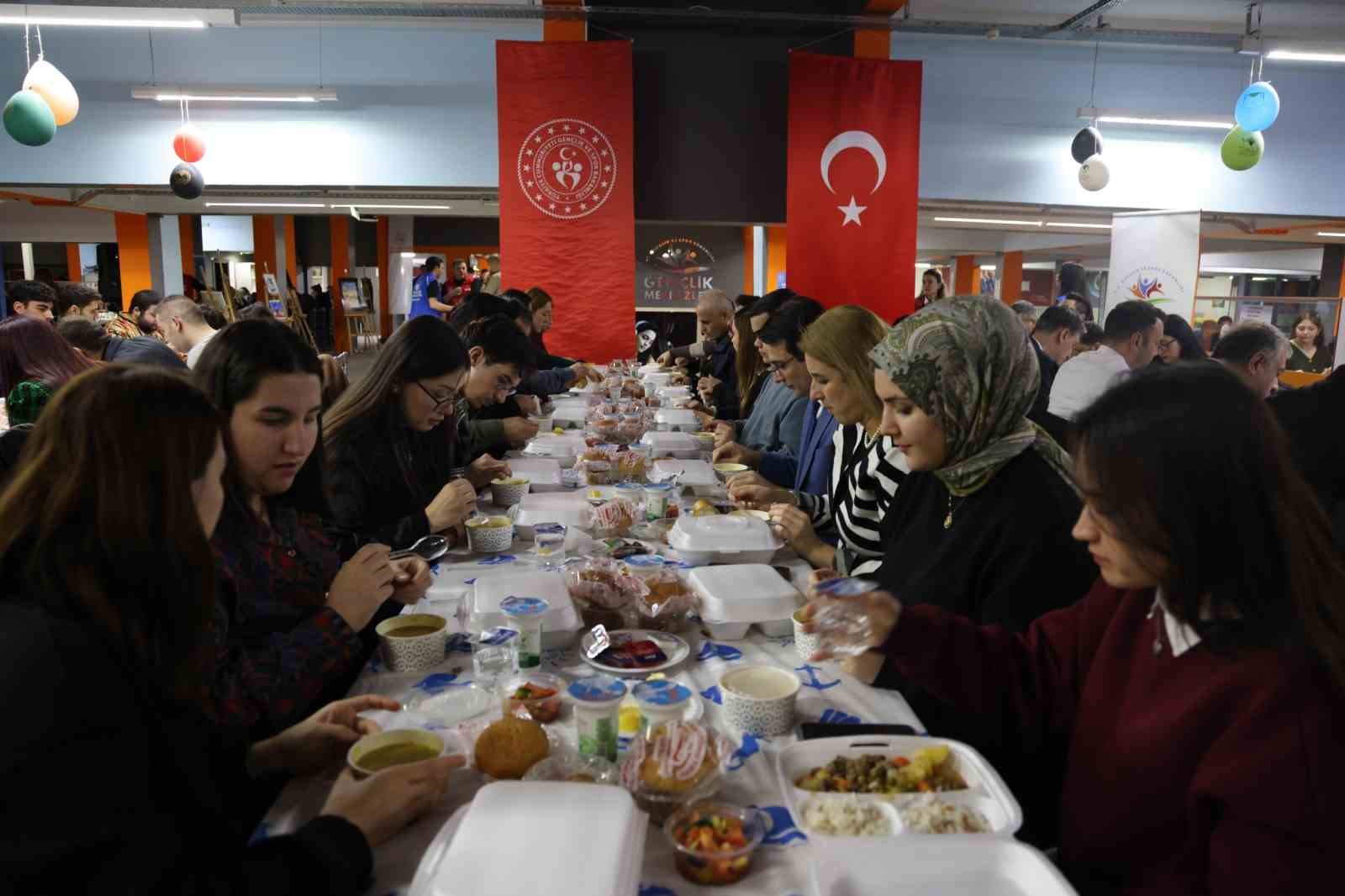 BEUN ile Zonguldak Gençlik ve Spor İl Müdürlüğü iş birliğinde iftar programı düzenlendi
