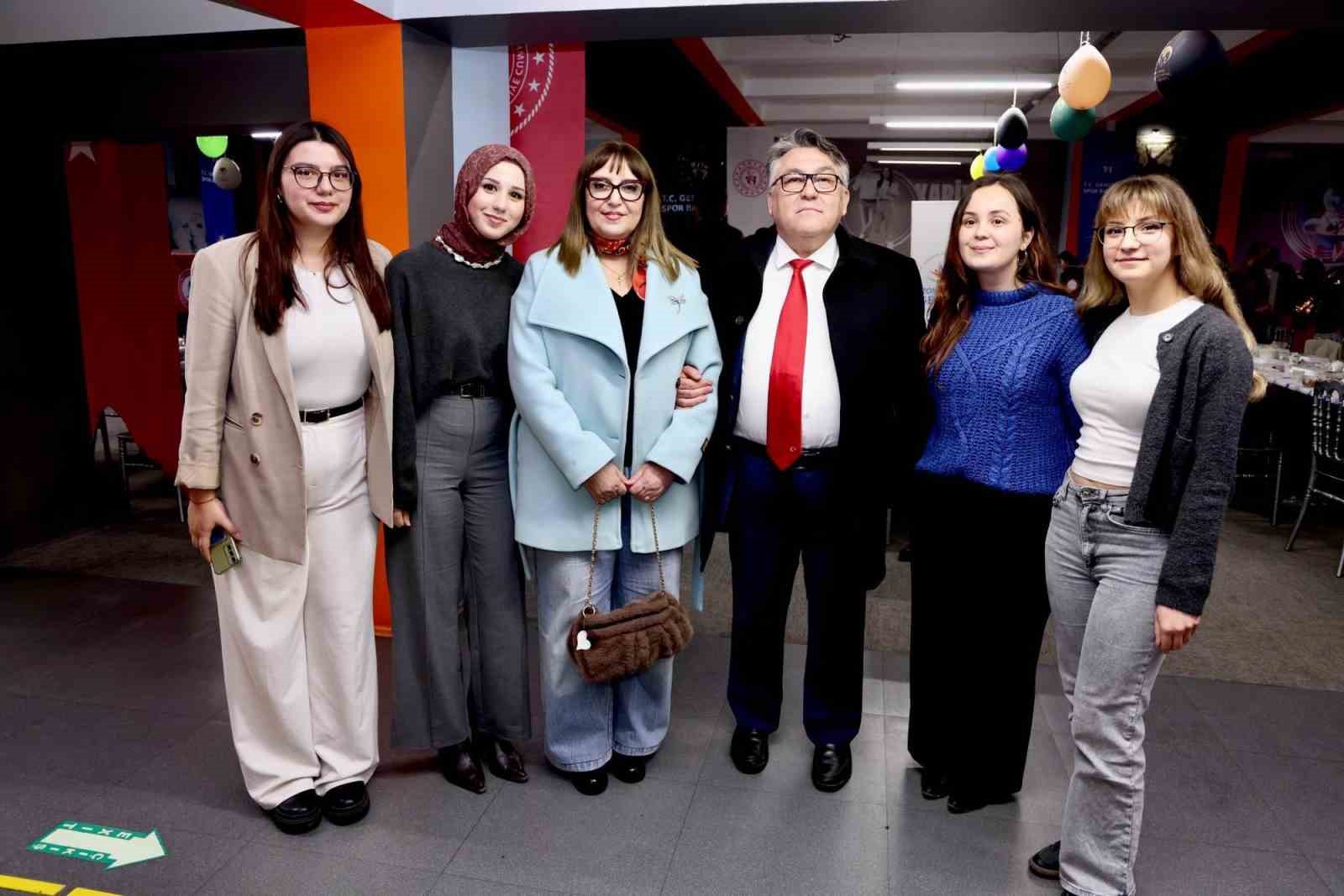 BEUN ile Zonguldak Gençlik ve Spor İl Müdürlüğü iş birliğinde iftar programı düzenlendi
