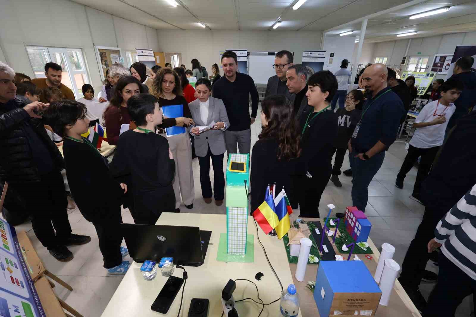 BEUN’da AIRQUEST STEM Yarışması yoğun ilgi ile tamamlandı
BEUN’da AIRQUEST STEM Yarışması yoğun ilgi ile tamamlandı