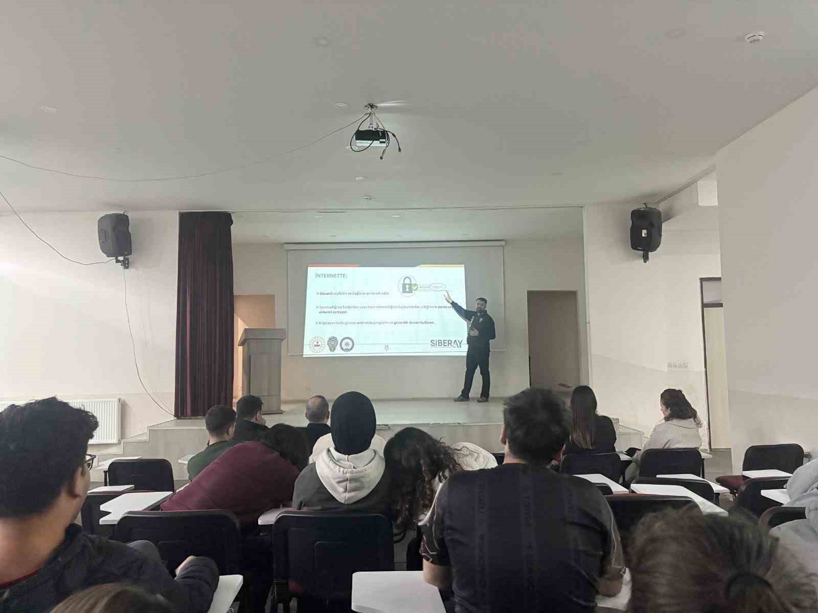 Beyağaç’ta polisten farkındalık eğitimi verildi
