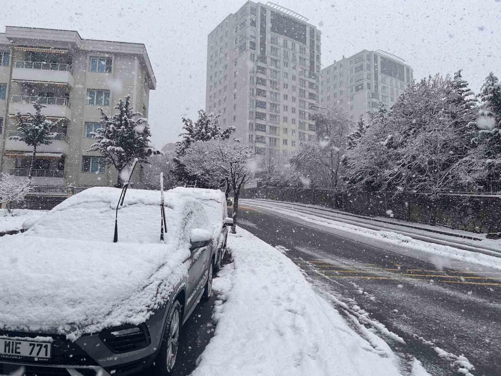 Beyaza bürünen Yakacık havadan görüntülendi
