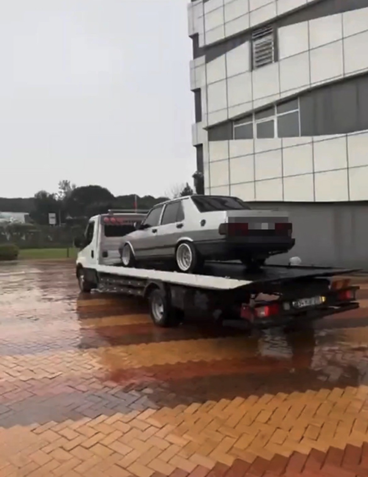 Beykoz’da drift yapan sürücüye 109 bin lira ceza: Ehliyeti alındığı halde direksiyon başına geçmiş
