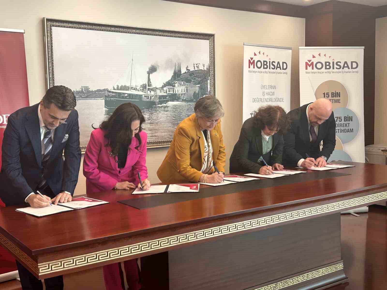 Beykoz’da yüzde 60 istihdam garantili "Eğitim ve İstihdamda İş Birliği Protokolü" imzalandı
Beykoz’da yüzde 60 istihdam garantili "Eğitim ve İstihdamda İş Birliği Protokolü" imzalandı