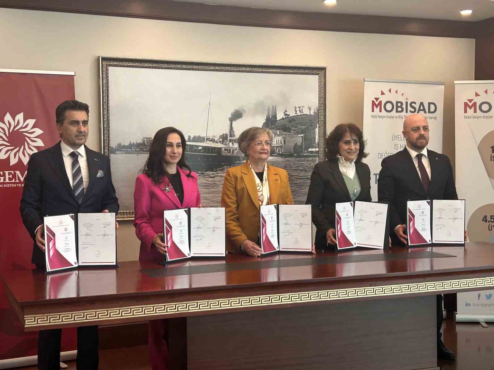 Beykoz’da yüzde 60 istihdam garantili "Eğitim ve İstihdamda İş Birliği Protokolü" imzalandı
Beykoz’da yüzde 60 istihdam garantili "Eğitim ve İstihdamda İş Birliği Protokolü" imzalandı