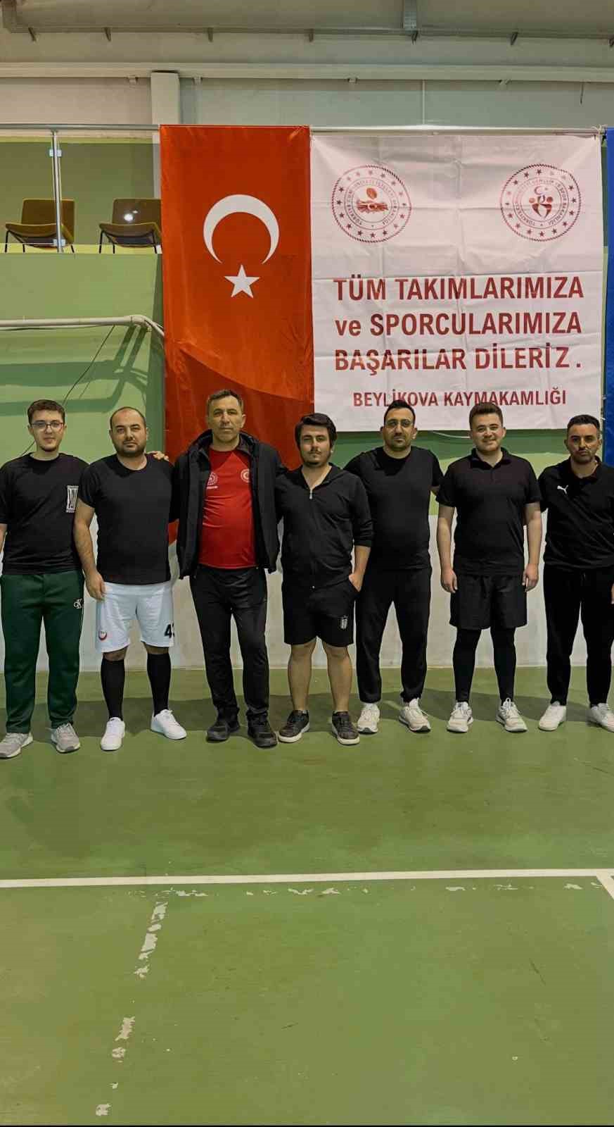 Beylikova’da voleybol turnuvası başladı
