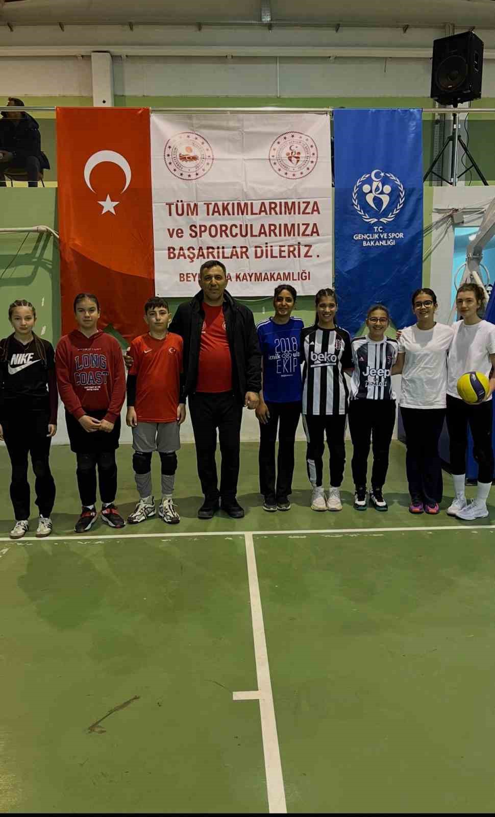 Beylikova’da voleybol turnuvası başladı
