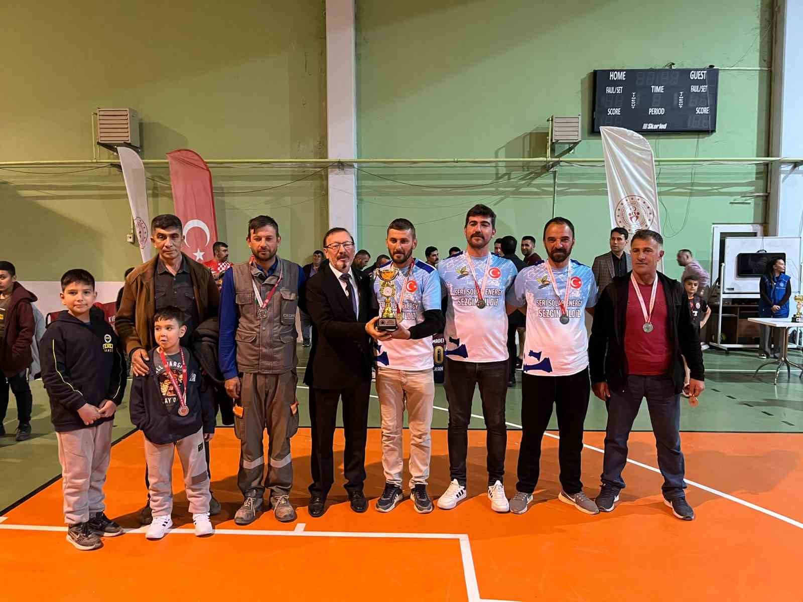 Beylikova’da voleybol turnuvası görkemli finalle tamamlandı
