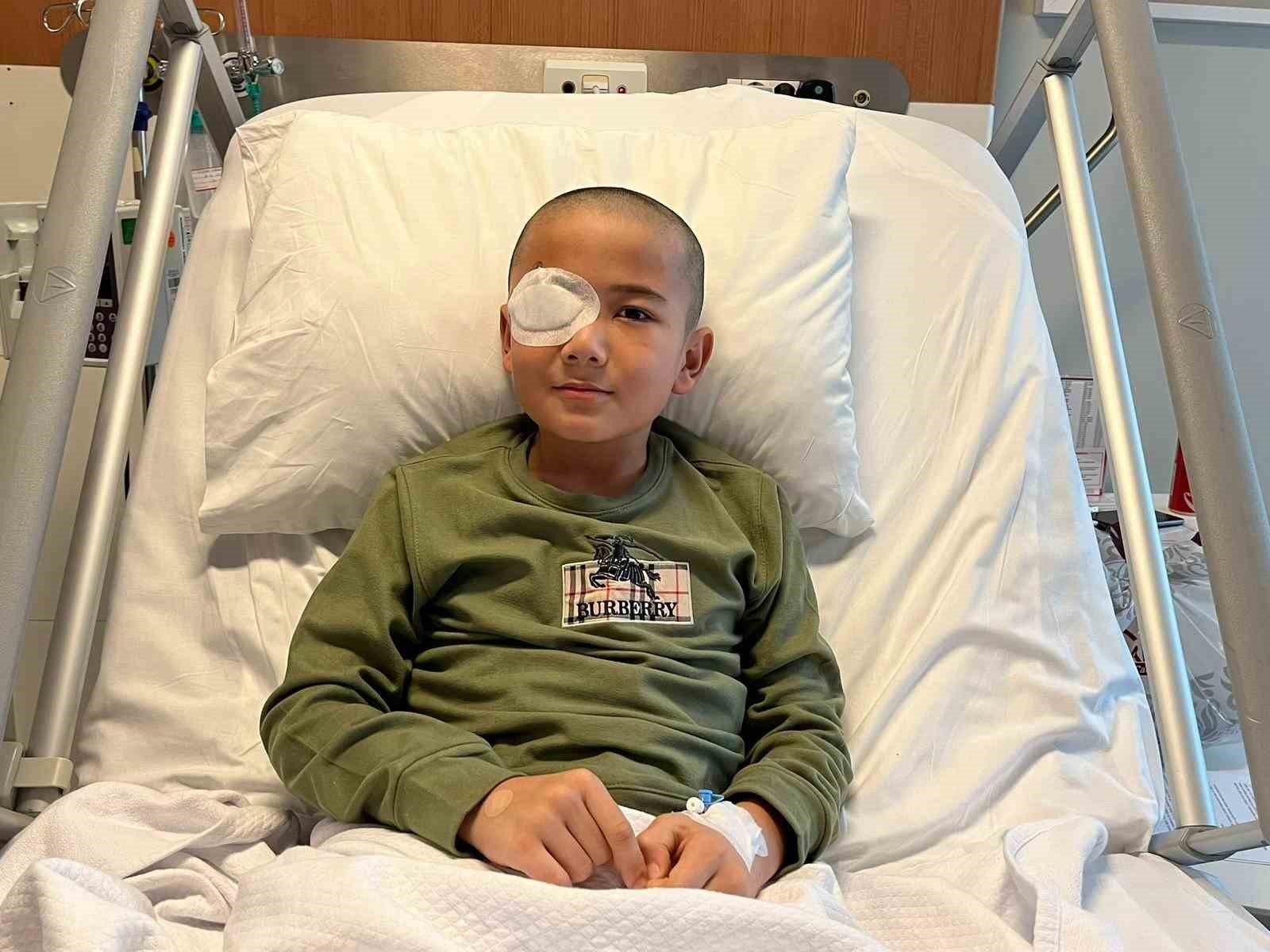 Beynine mermi saplanan çocuk hasta Memorial’daki "nöronavigasyon" teknolojili operasyonla sağlığına kavuştu
Beynine mermi saplanan çocuk hasta Memorial’daki "nöronavigasyon" teknolojili operasyonla sağlığına kavuştu