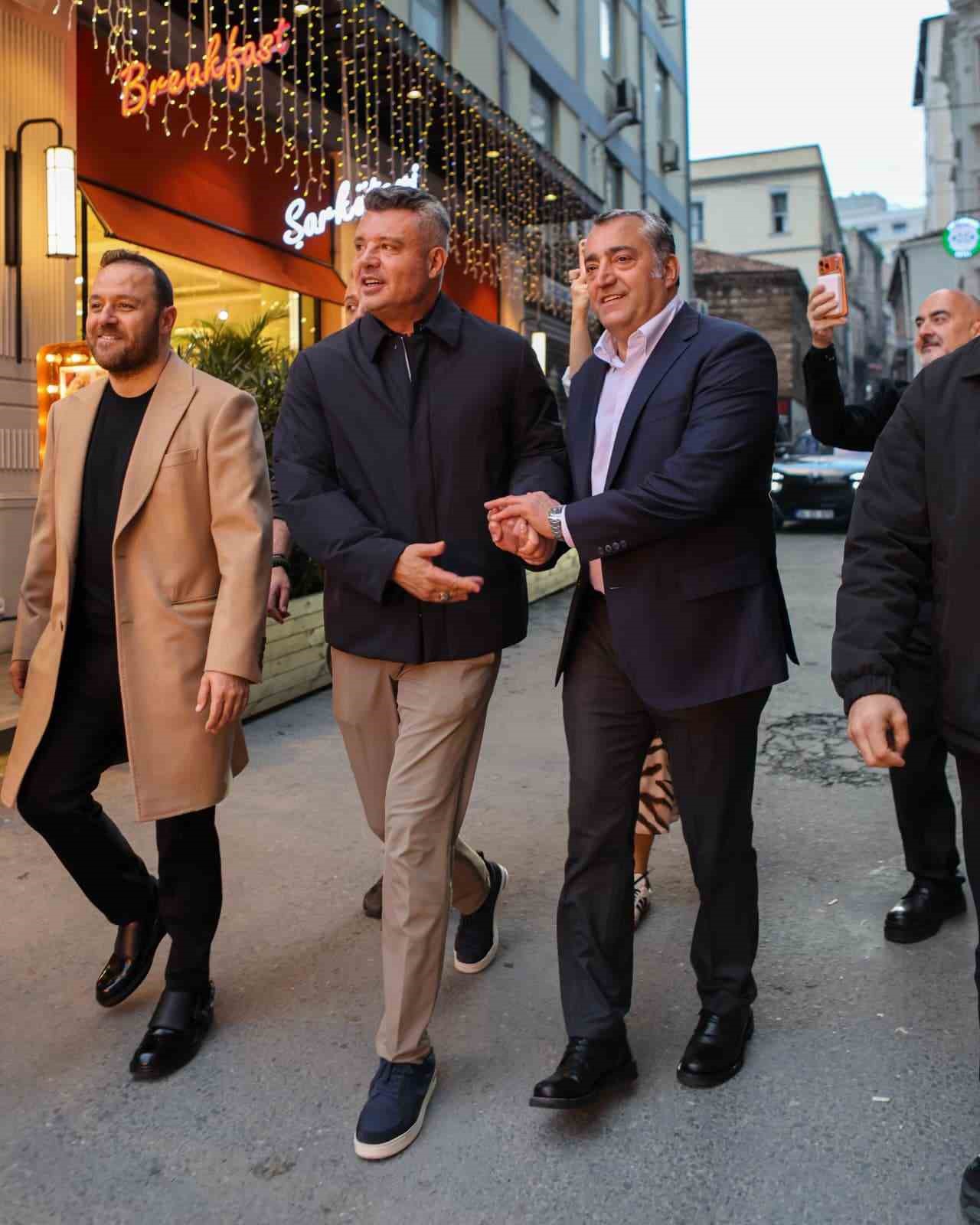 Beyoğlu Fenerbahçeliler Derneği şampiyonları ağırladı
