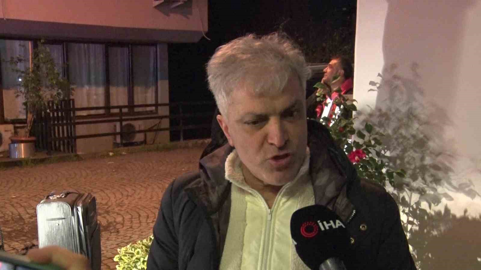 Beyoğlu’nda otelde çıkan yangında mahsur kalan 3 kişi ve bir köpek kurtarıldı
