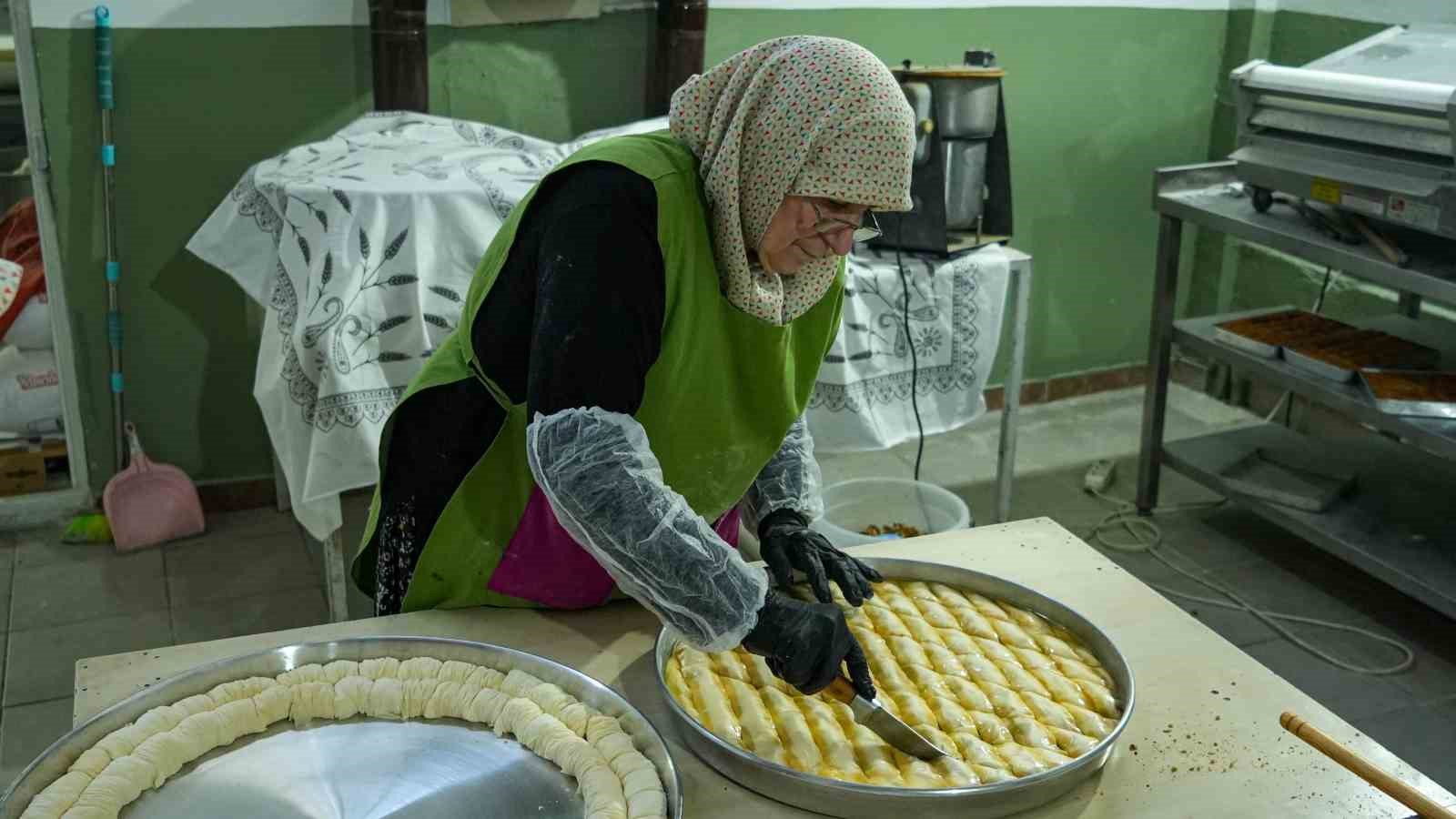 Beypazarı’nın yöresel lezzetleri bayram sofralarını süslemek için hazırlanıyor
