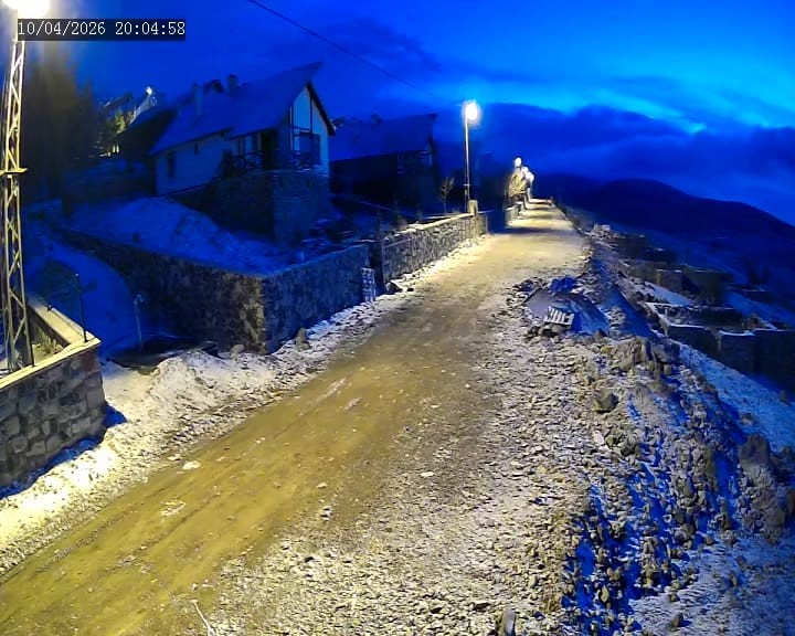 Beypazarı’nın yüksek kesimlerine kar yağışı devam ediyor
