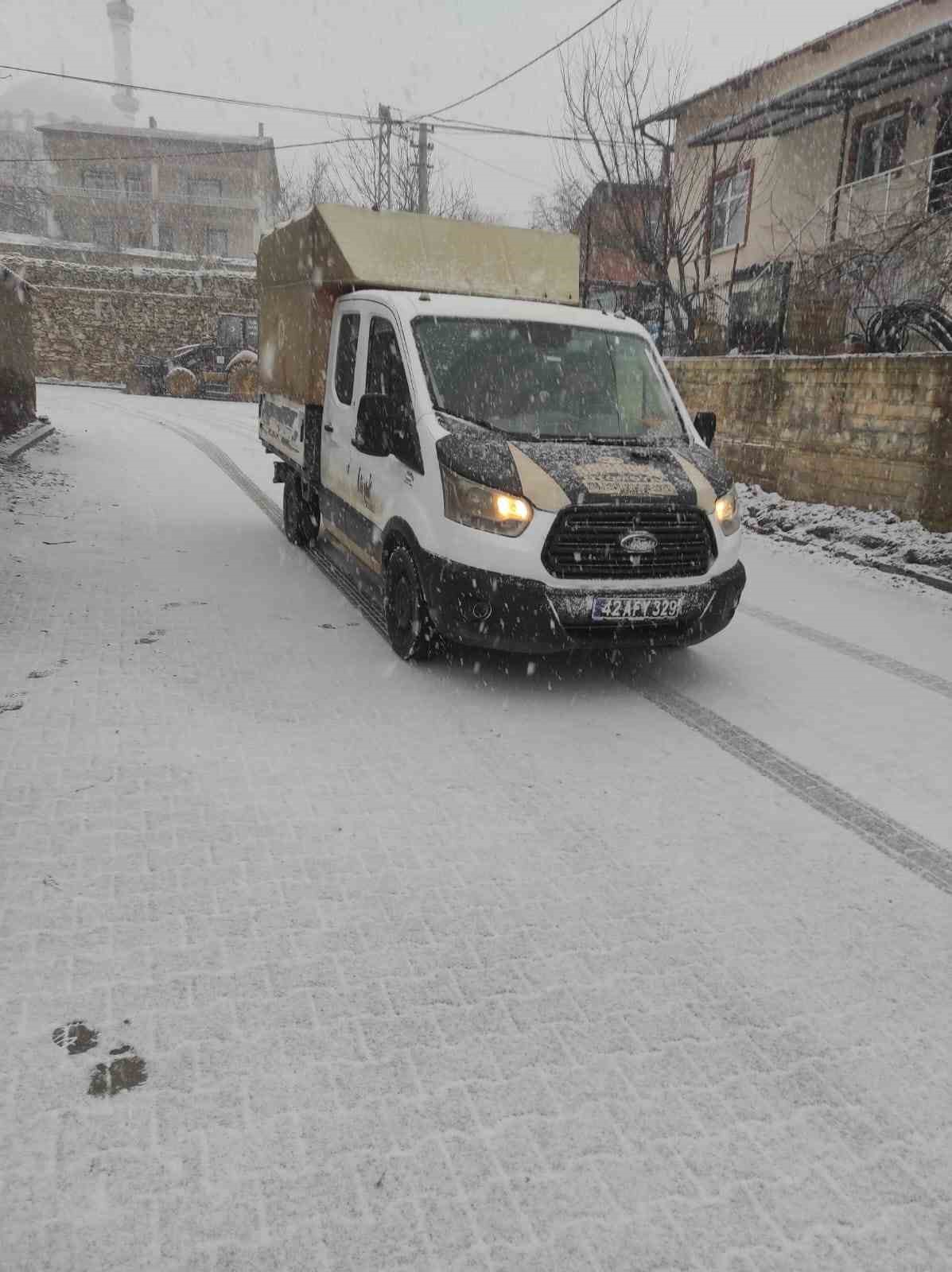 Beyşehir, Hüyük ve Derebucak’ta kar sevinci
