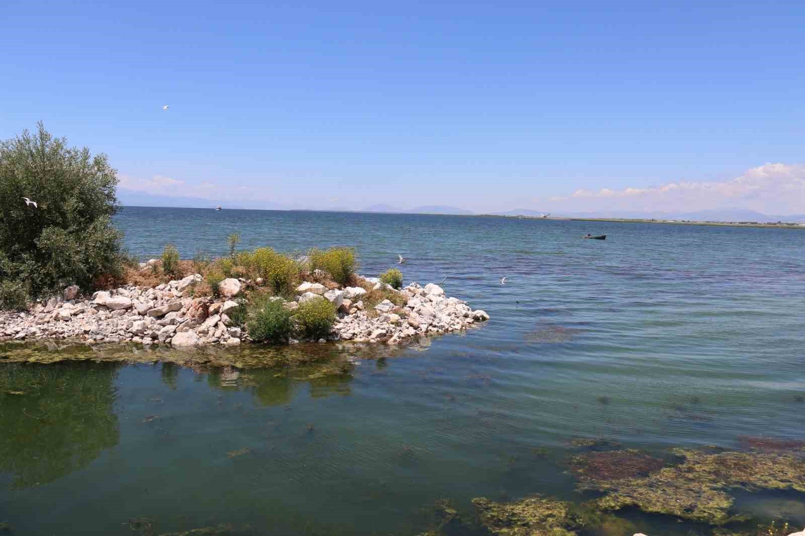 Beyşehir’de av yasağı sürerken balık tezgahlarında süre şartı
Beyşehir’de av yasağı sürerken balık tezgahlarında süre şartı