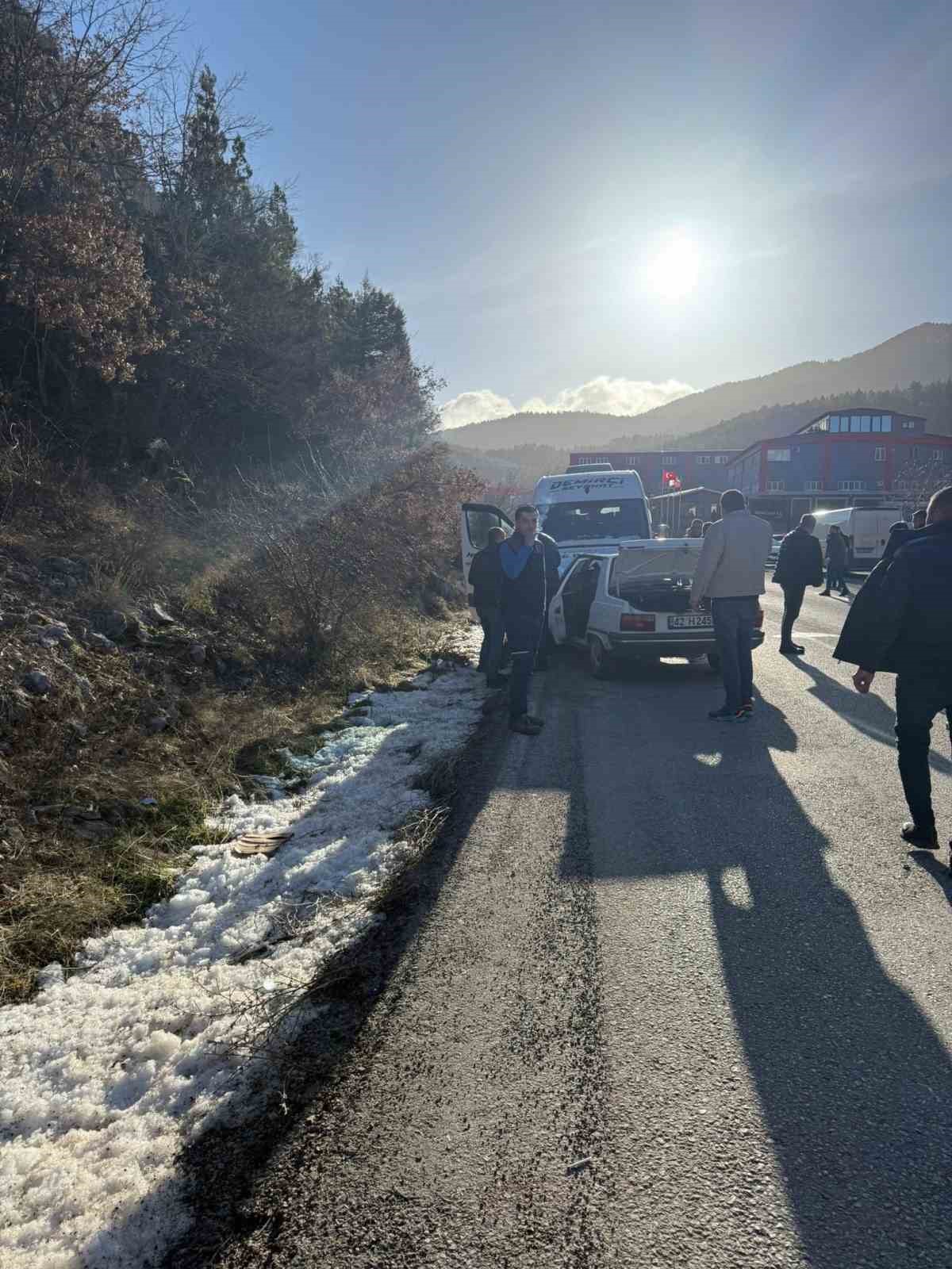 Beyşehir’de bir anlık kontrol kaybı can aldı kaza anı kamerada
